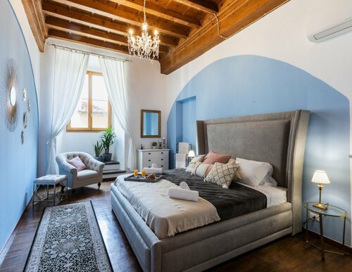 Апартаменты A Florence Palace - 4 Bedroom Apt - Santa Croce во Флоренции