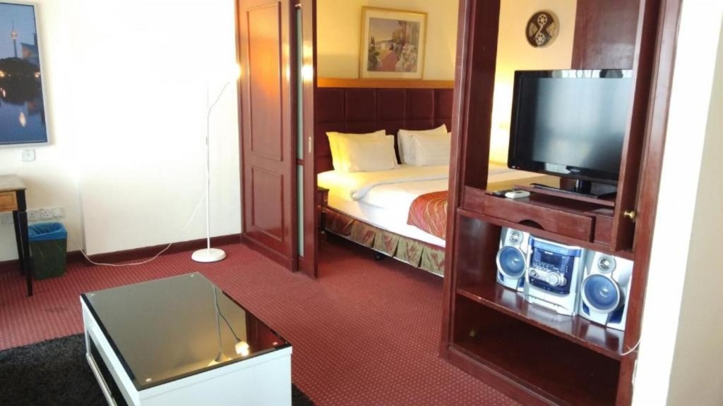 Фото отеля 2