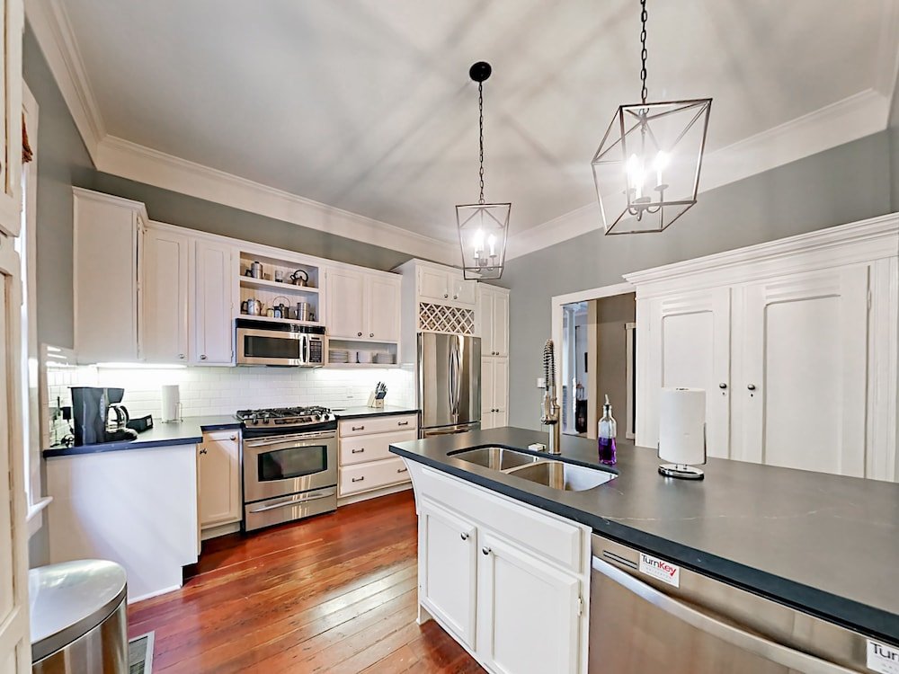 Фото 1812 Avenue L Cabin 3 Bedrooms 2 Bathrooms Cabin