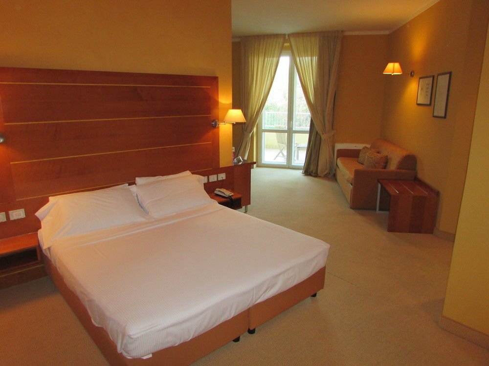 Фото Ibis Styles Bari Giovinazzo