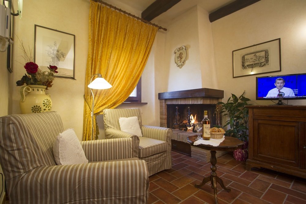 Фото Agriturismo Rocca Di Pierle