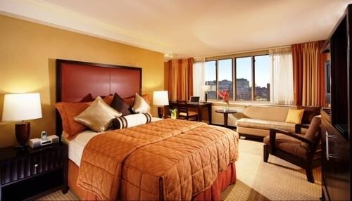 Фото The River Inn