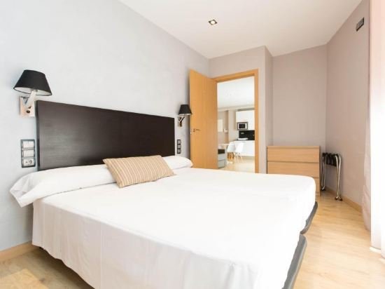 Фото AinB Sagrada Familia Apartments