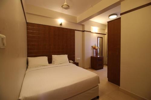 Фото Srivar Hotels