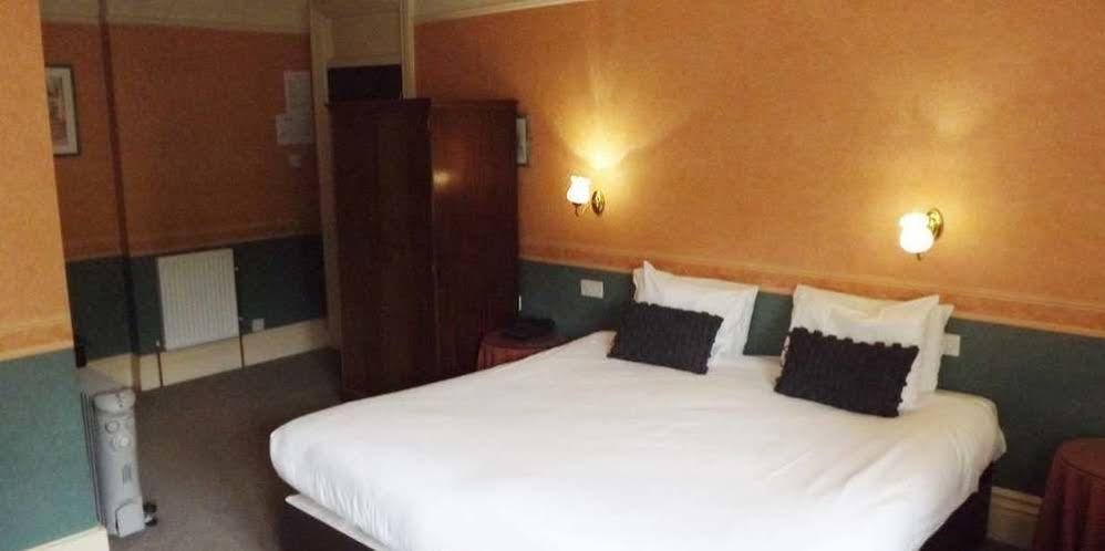 Фото Forest Park Country Hotel & Inn, Brockenhurst, New Forest