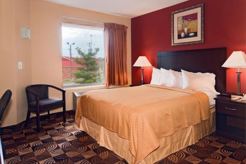 Фото Quality Inn Brunswick Cleveland South