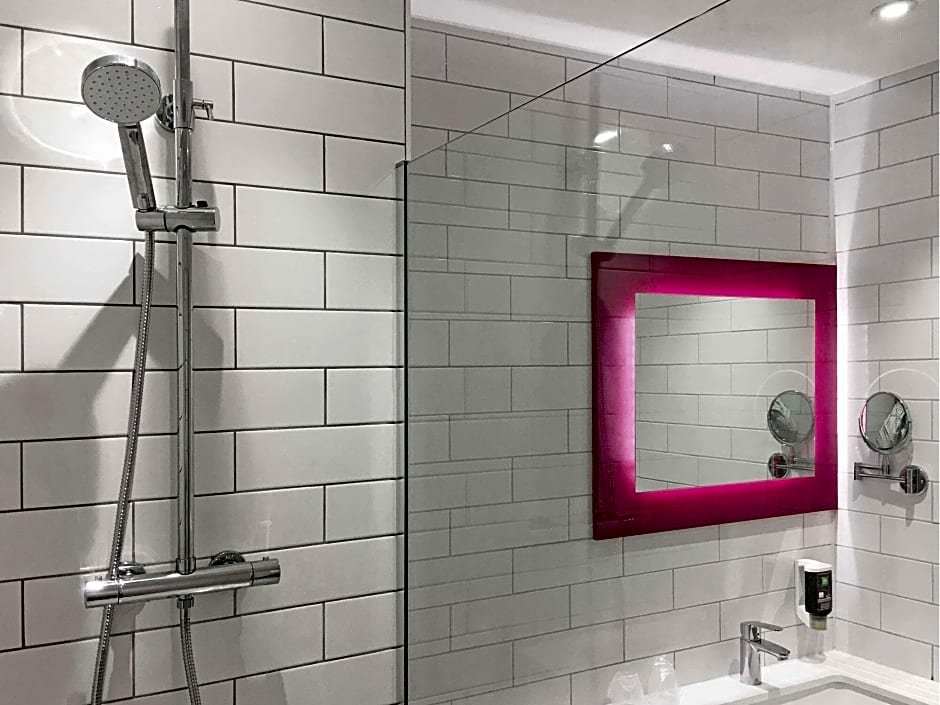 Фото Ibis Styles Reading Oxford Road