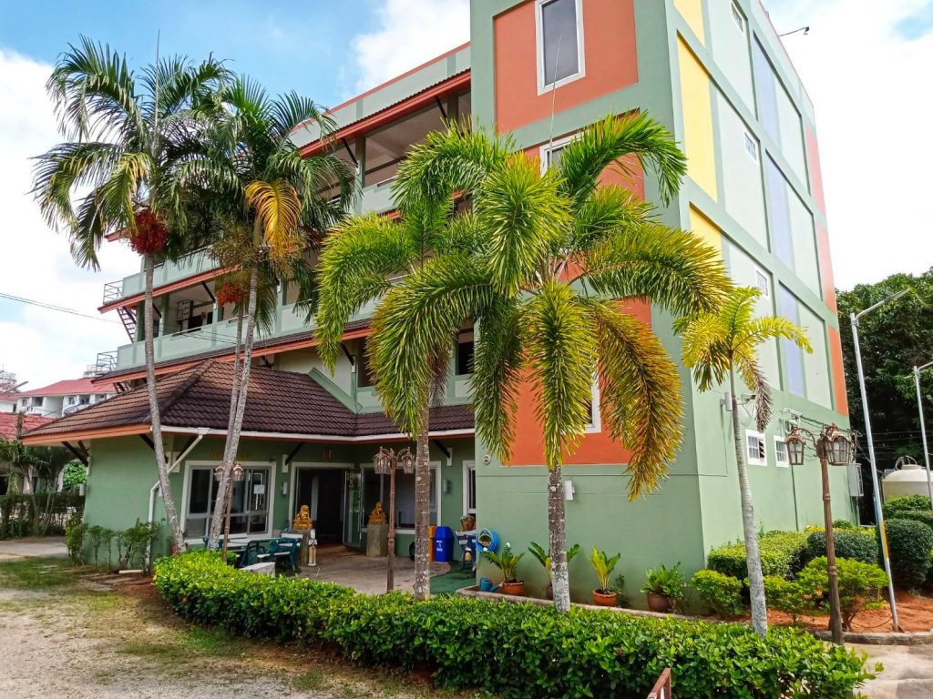 Фото отеля 1