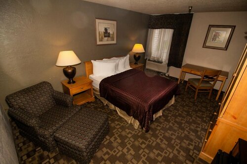 Гостиница The FairBridge Inn and Suites Kalispell в Калиспелле