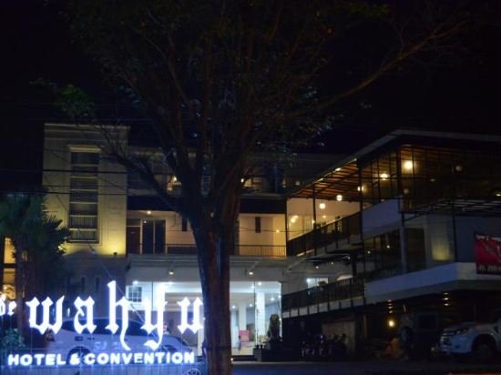Фото De Wahyu Hotel