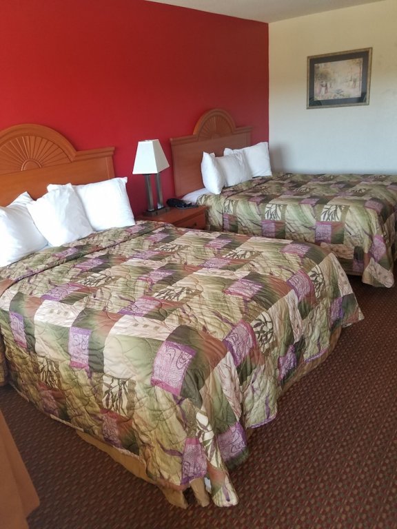 Фото Americana Inn