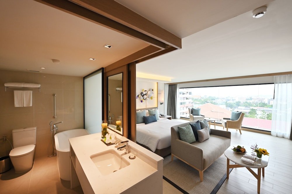 Фото M Pattaya Hotel