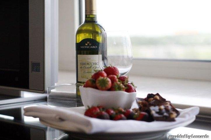 Фото Xo Hotels Blue Tower