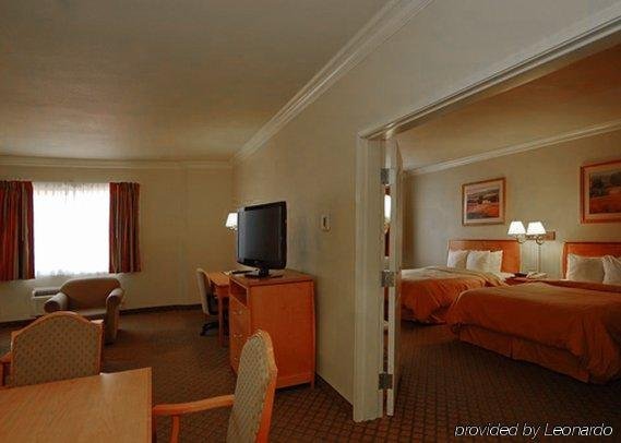 Фото Comfort Suites San Jose Airport