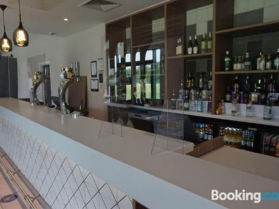 Фото Hampton by Hilton Hamilton Park