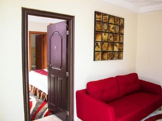 Фото Airport West Hotel