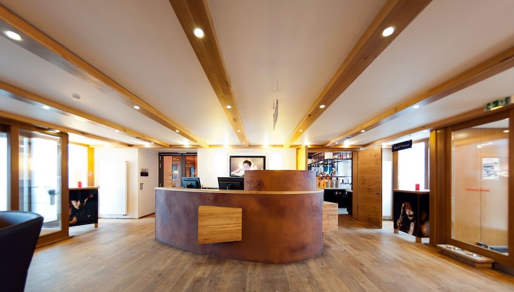 Фото Riverside Hotel