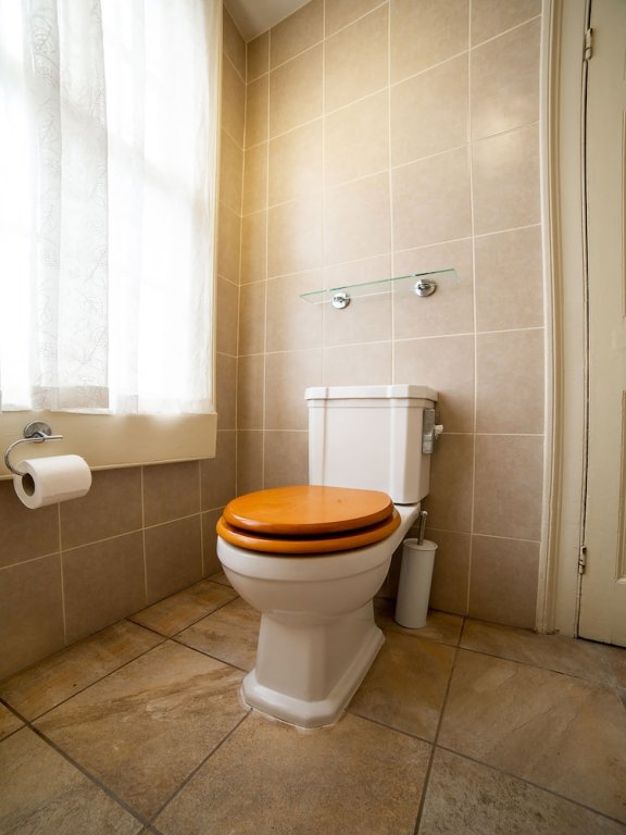 Фото Oyo Bailbrook Lodge