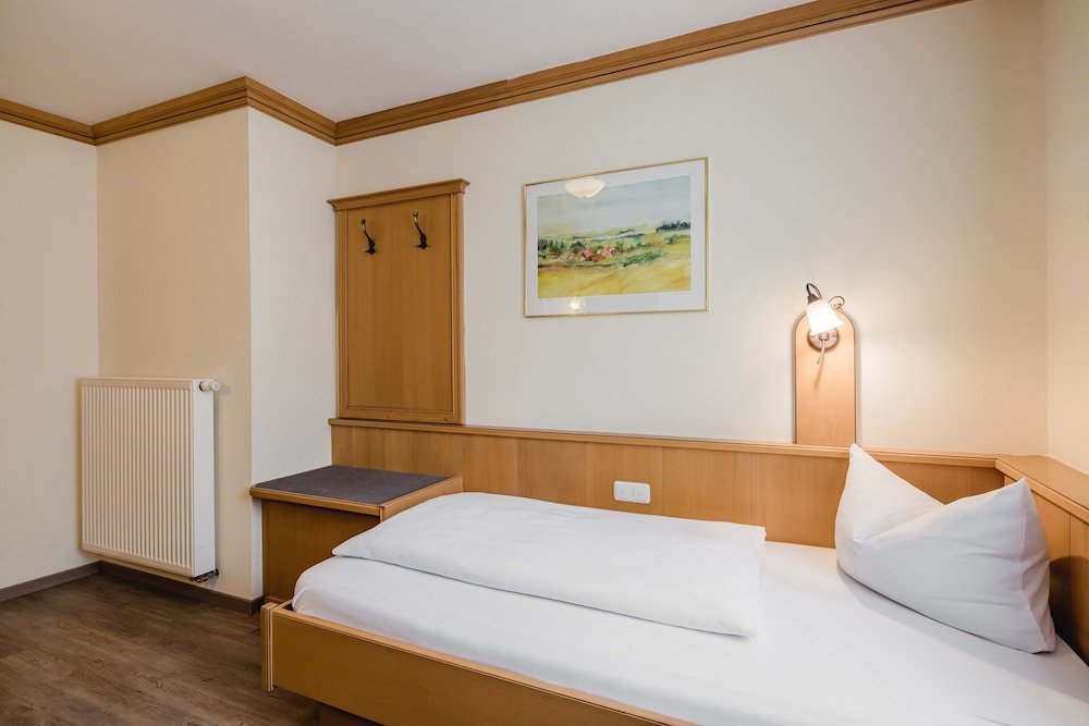 Фото Hotel Bayerischer Löwe