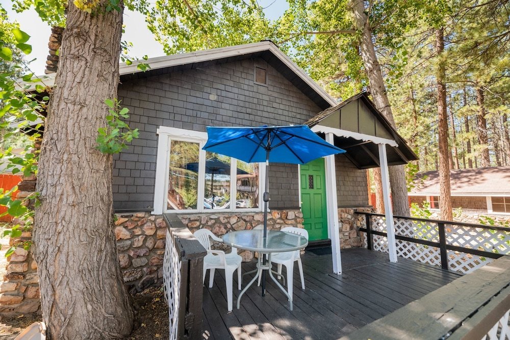 Фото Black Forest Lodge And Cabins