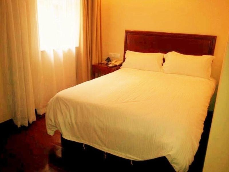 Фото GreenTree Inn ShanDong QingDao Railway Station East Square PiChaiYuan Express Hotel