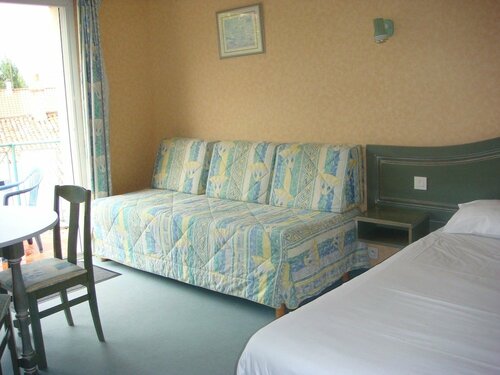 Гостиница Hotel La Chaumiere в Ле-Сабле-д'Олоне