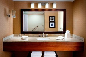 Гостиница Sheraton Pittsburgh Hotel at Station Square