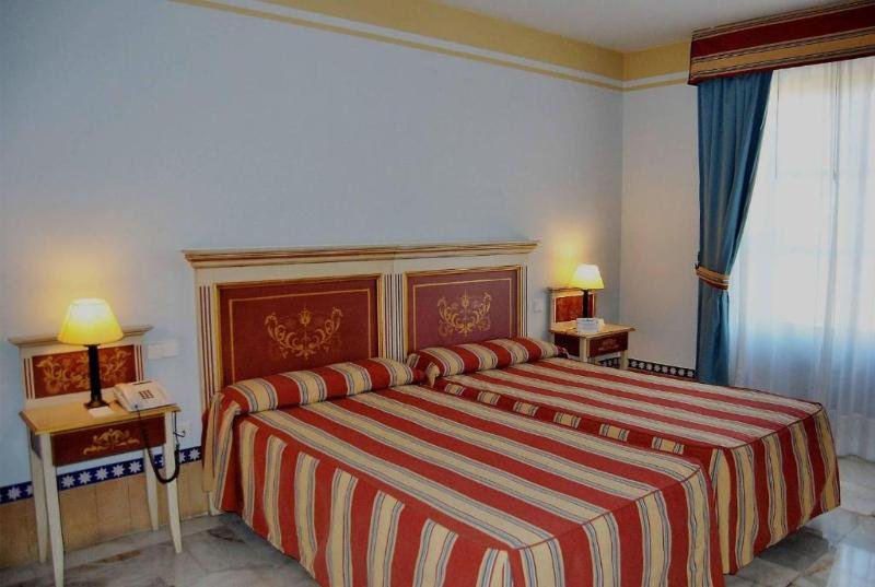 Фото Hotel Alcázar de La Reina