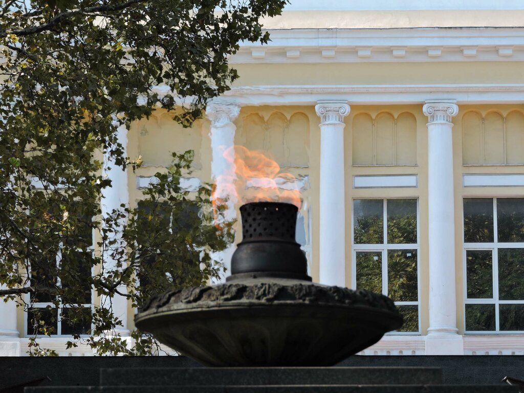 Памятник, мемориал Вечный огонь, Новороссийск, фото