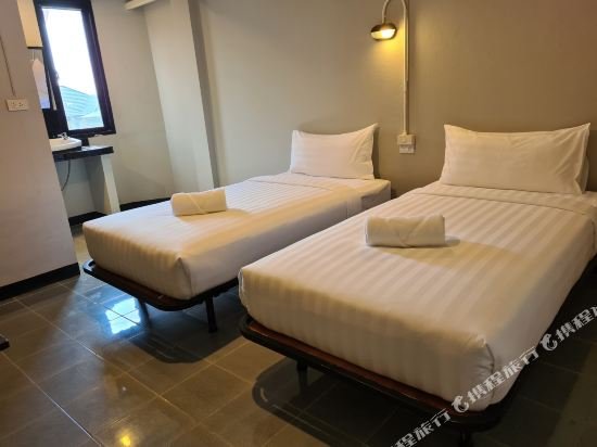 Фото The 8 Factory Hostel Phitsanulok