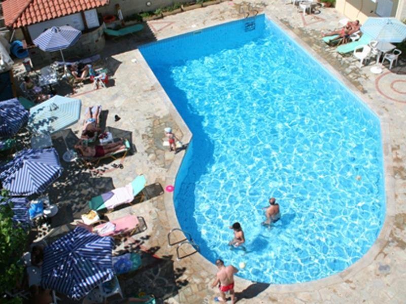 Фото отеля 2