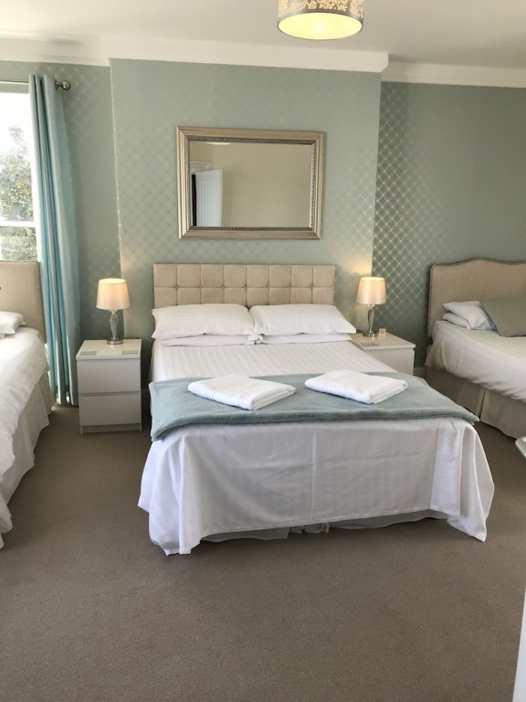 Фото Highcliffe Hotel