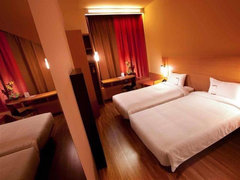 Фото Ibis Singapore Novena