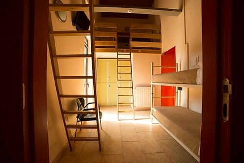 Гостиница Abrigall Hostel Masella в Праде