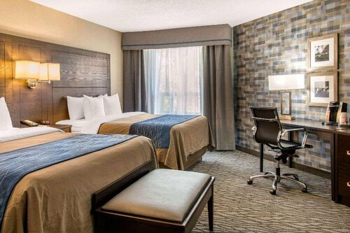 Гостиница Comfort Inn Montréal Aéroport в Монреале