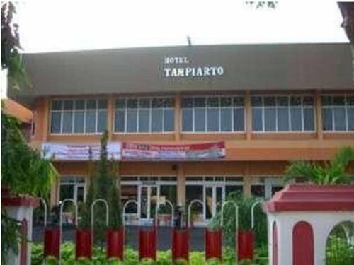 Гостиница Oyo 1652 Hotel Tampiarto в Проболинго