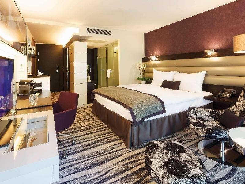 Фото Mövenpick Hotel Lausanne