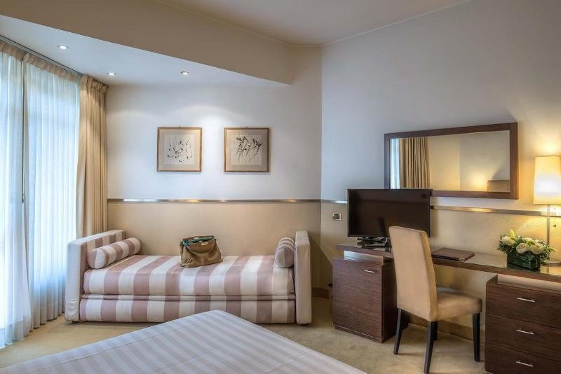 Фото Mini Palace Hotel