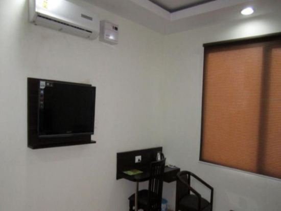 Фото Hotel Flora Haridwar