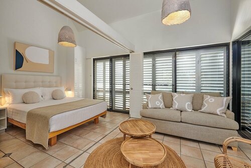 Гостиница Julians Apartments в Байрон-Бэе