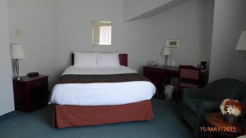 Фото The Bridgeport Inn