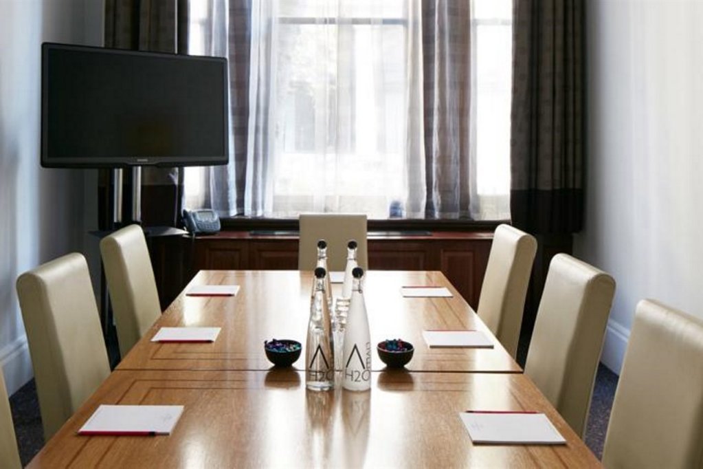 Фото Club Quarters Hotel, Trafalgar Square