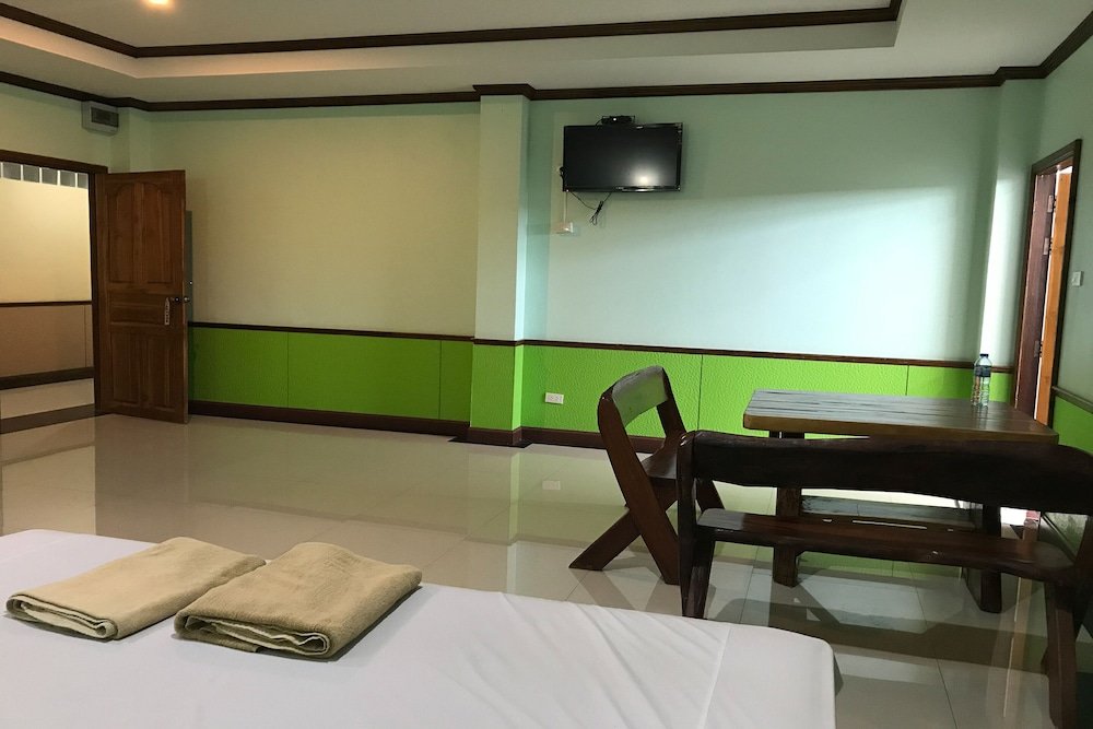 Фото Oyo 75334 Train Hotel