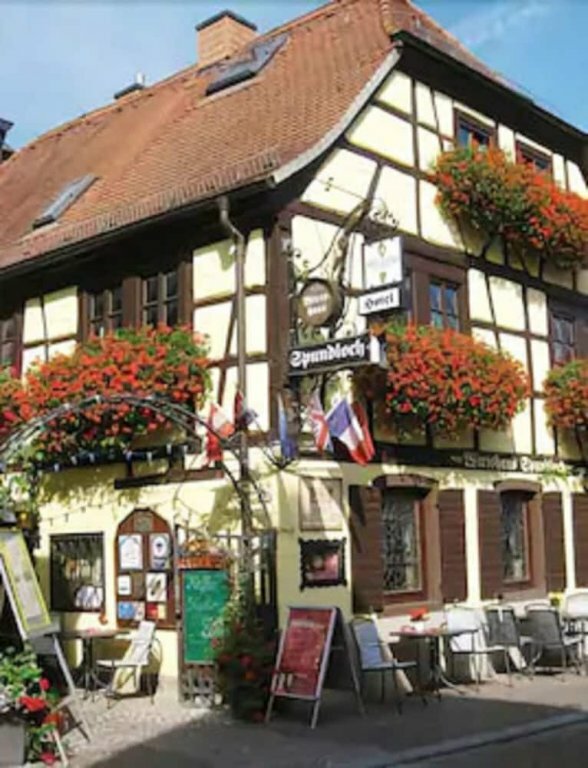 Гостиница Spundloch - das Hotel & Weinrestaurant