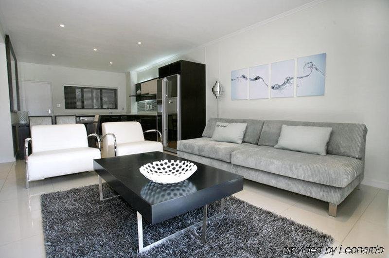 Фото The Nicol Hotel and Apartments