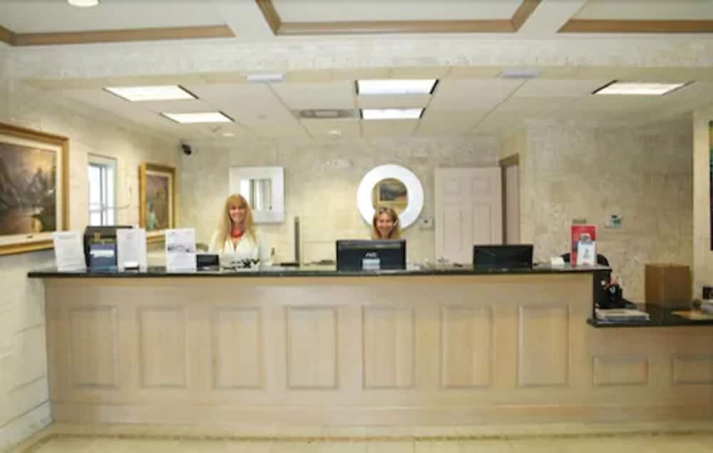 Фото Royal Inn Hotel