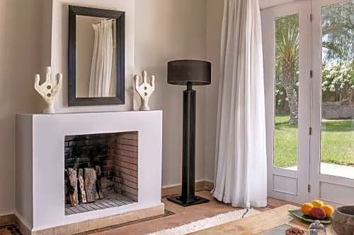 Фото Domaine Des Remparts Hotel & SPA