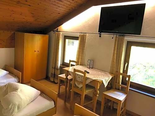 Гостиница Gasthof Goldenes Lamm
