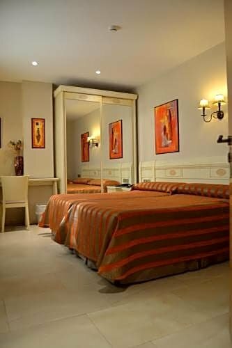 Гостиница Hotel Versalles