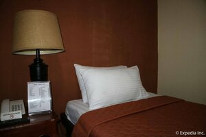 Spring Plaza Hotel (Calabarzon, Cavite, City of Cavite), hotel